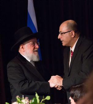 Yad Vashem Council Chairman Rabbi Israel Meir Lau (left) with Consul General of the State of Israel Ido Aharoni